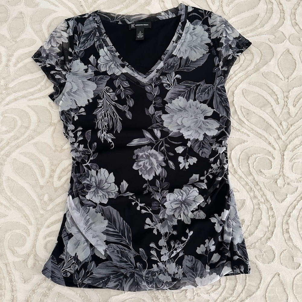 INC International Concepts black and gray knit top. Size large. New, never worn.